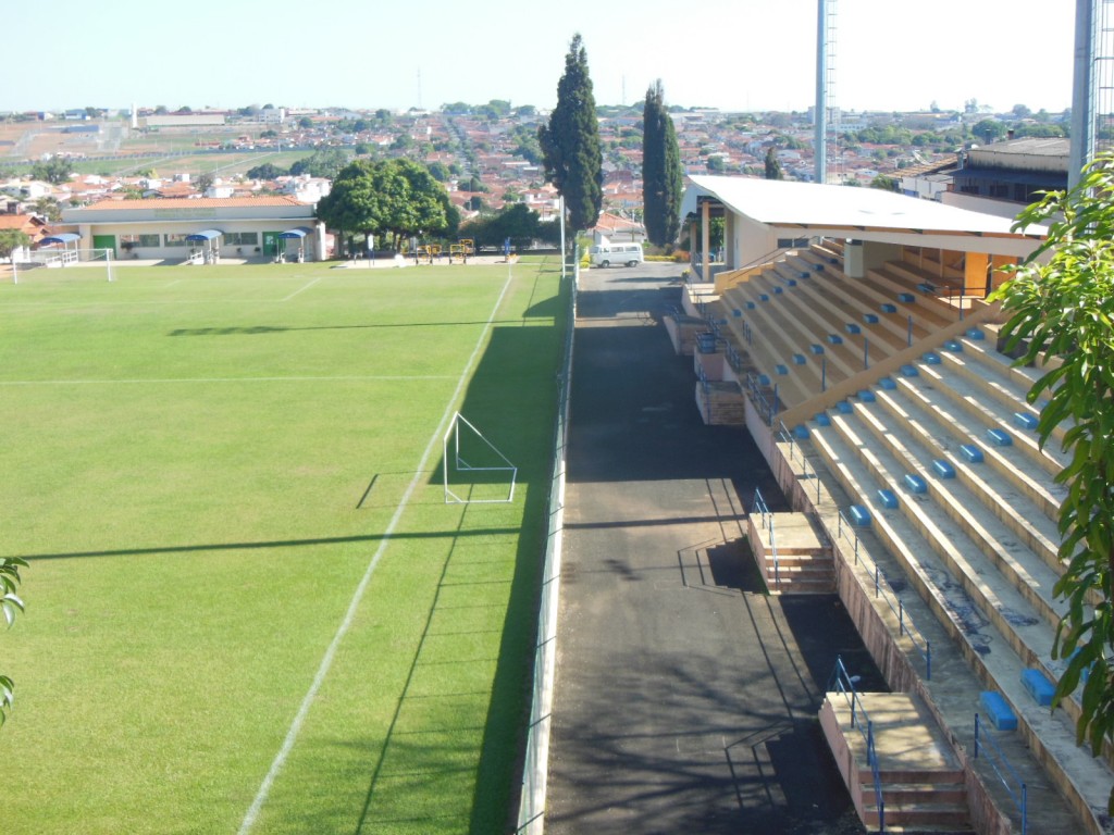 Estádio Municipal Dr Gabriel Mesquita (AA Vargense) - Vargem Grande do Sul 