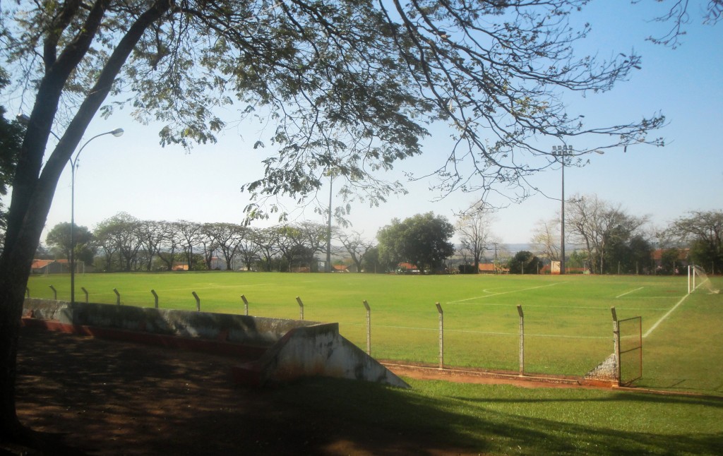 Estádio Municipal Gilberto Moraes Lopes 