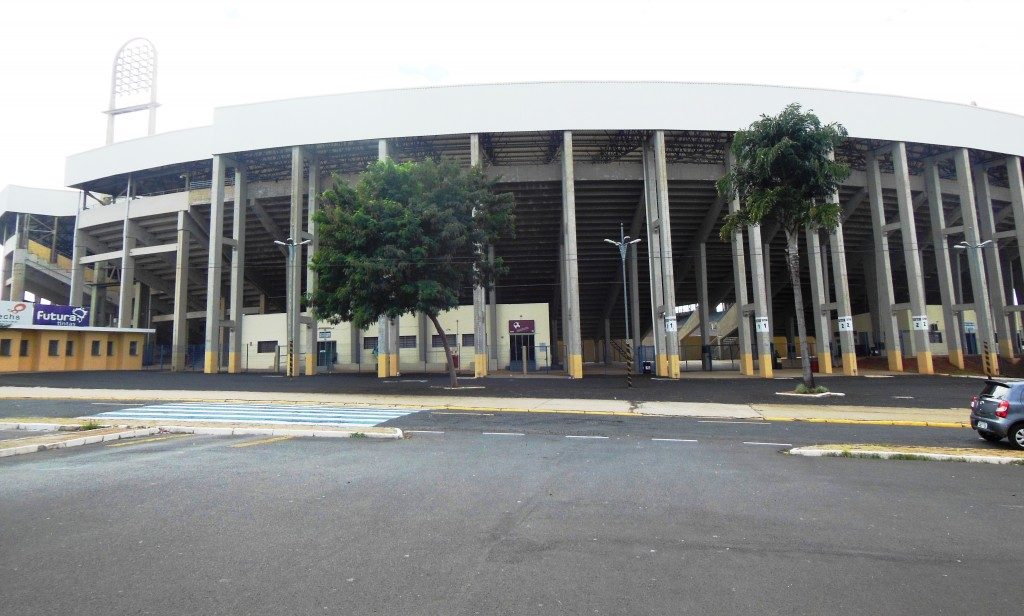 Estádio Municipal Dr Adhemar Pereira de Barros - A fonte luminoisa - Araraquara