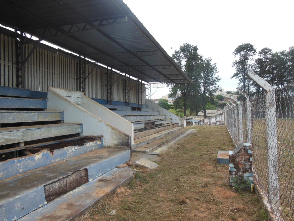 Estádio Municipal Pedro Leite Ribeiro - Irapuru