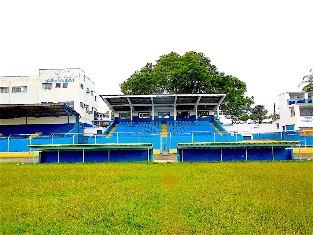 Estádio Municipal Professor Virgílio Antunes de Oliveira - Cruzeiro - SP