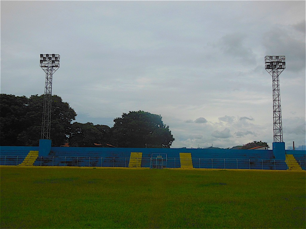 Estádio Municipal Professor Virgílio Antunes de Oliveira - Cruzeiro - SP