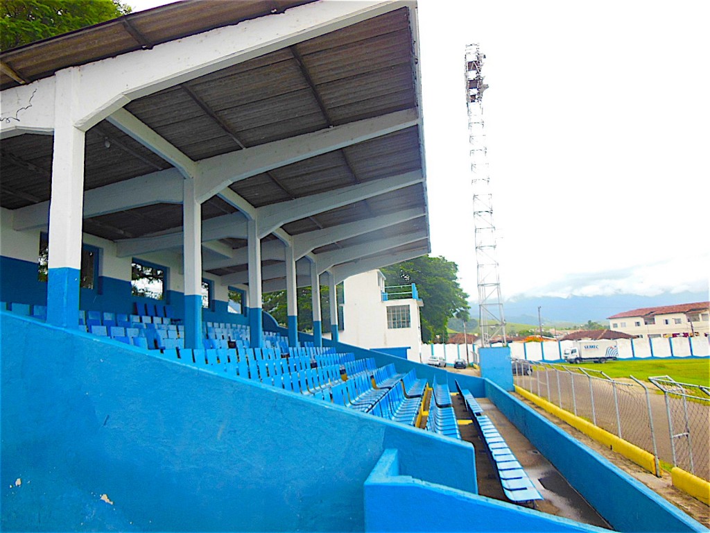 Estádio Municipal Professor Virgílio Antunes de Oliveira - Cruzeiro - SP