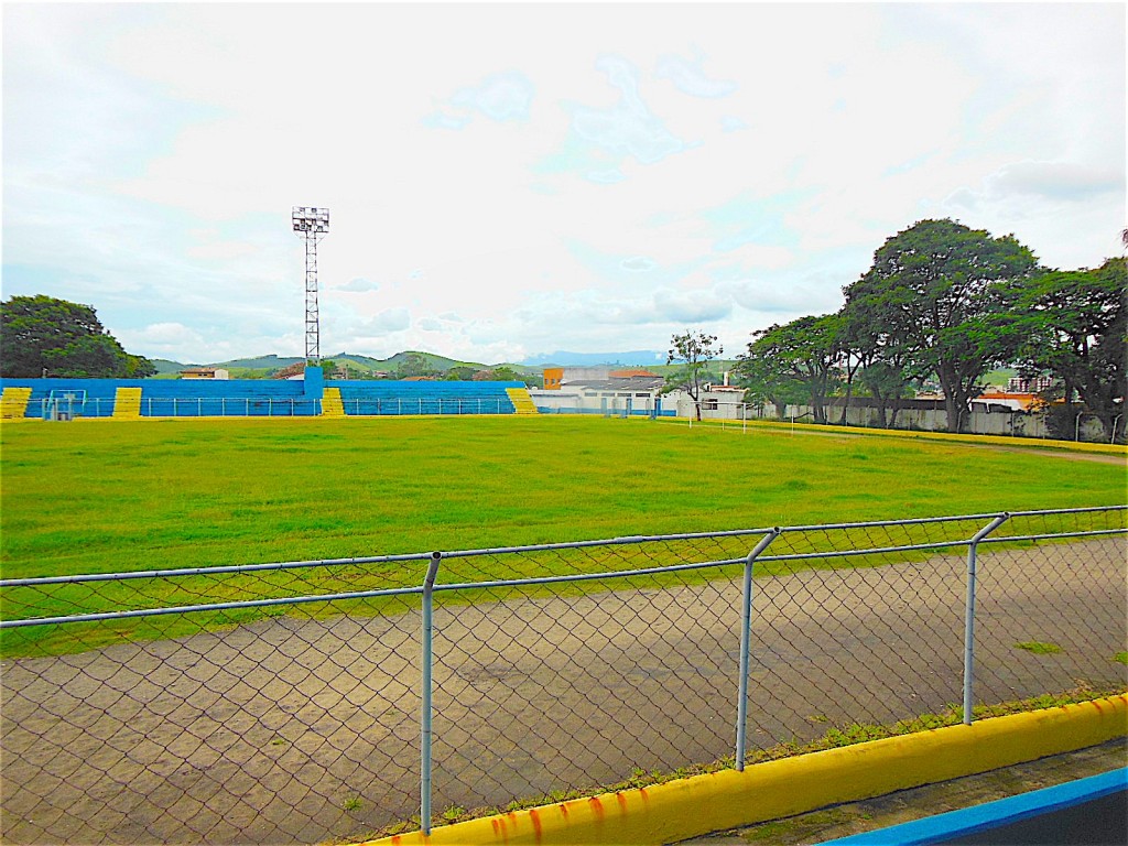 Estádio Municipal Professor Virgílio Antunes de Oliveira - Cruzeiro - SP