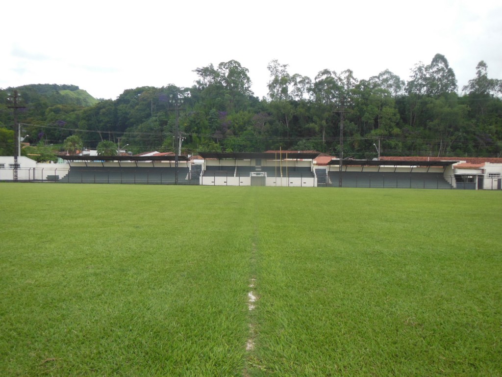 Estádio Fábrica de Pólvora e Explosivos Piquete - Esporte CLube Estrela