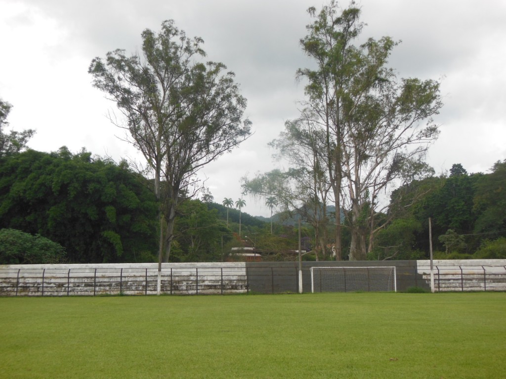 Estádio Fábrica de Pólvora e Explosivos Piquete - Esporte CLube Estrela