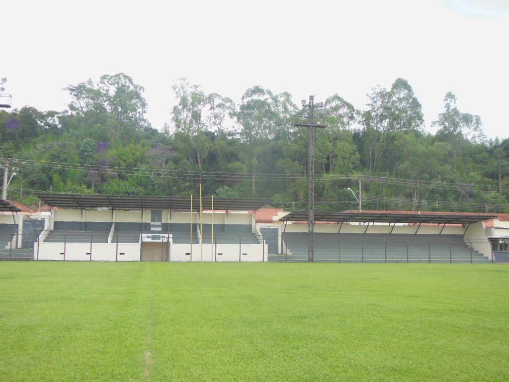 Estádio Fábrica de Pólvora e Explosivos Piquete - Esporte CLube Estrela