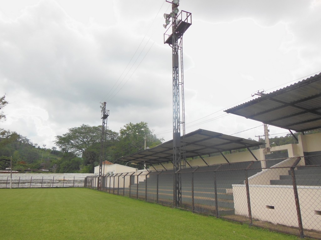 Estádio Fábrica de Pólvora e Explosivos Piquete - Esporte CLube Estrela