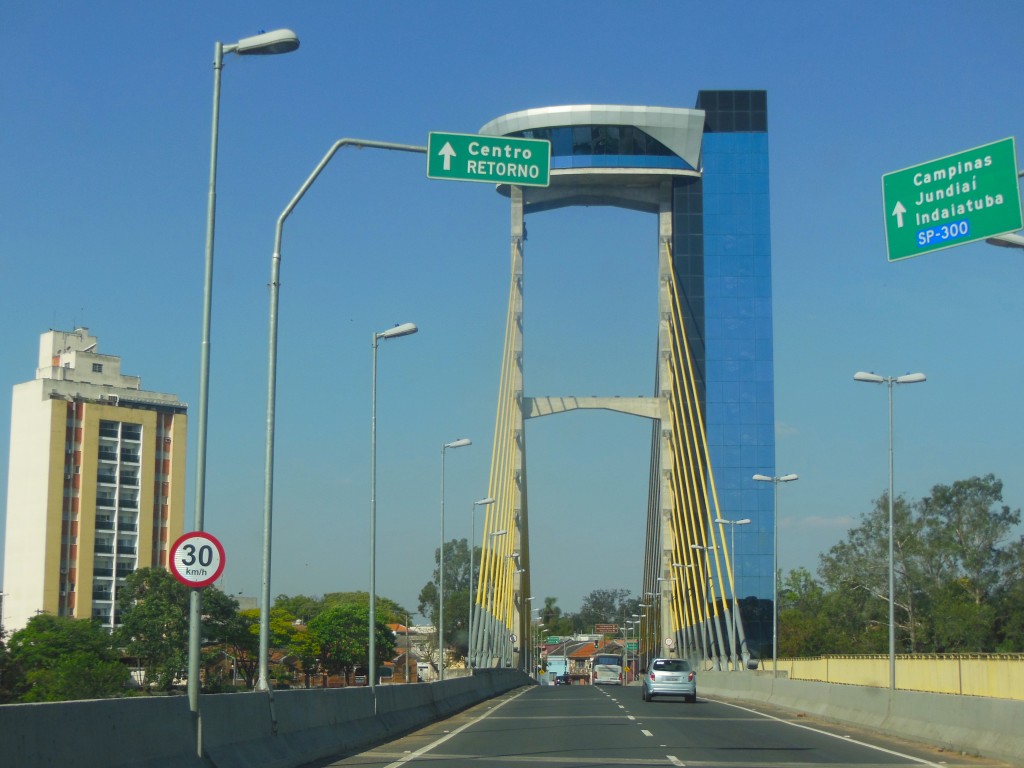 Ponte Pensil - Salto