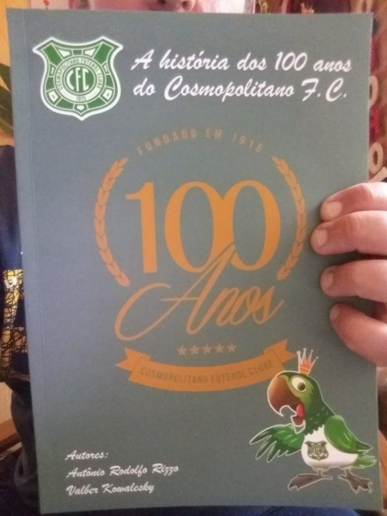 Livro 100 anos do Cosmopolitano FC